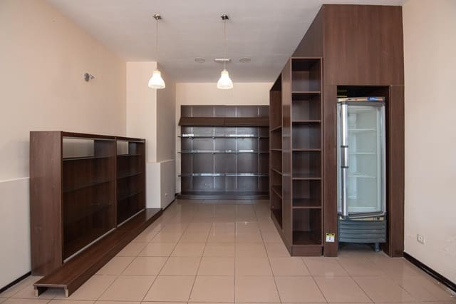 Kommersiell att hyra i Culleredo - 750 € (Ref: 9732374)