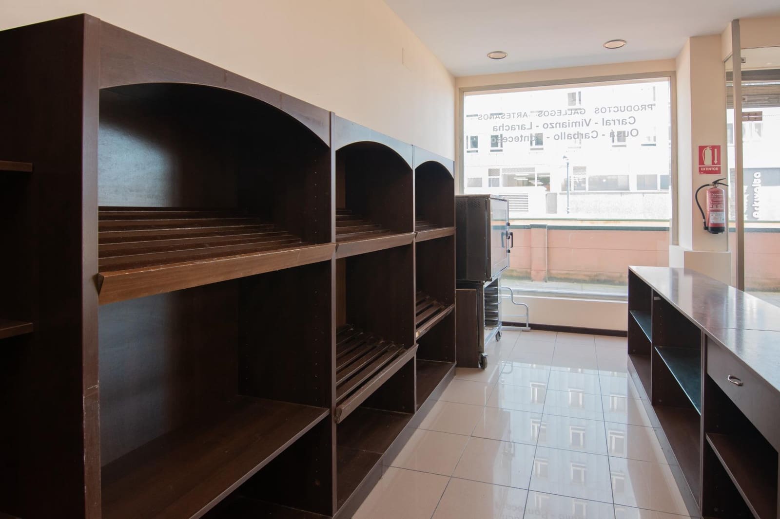 Commercial for rent in Culleredo - € 750 (Ref: 9732374)