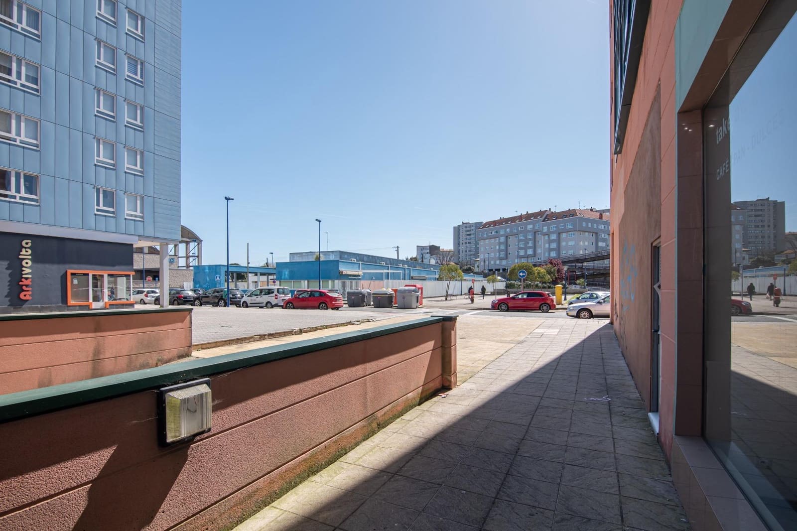 Commercial for rent in Culleredo - € 750 (Ref: 9732374)