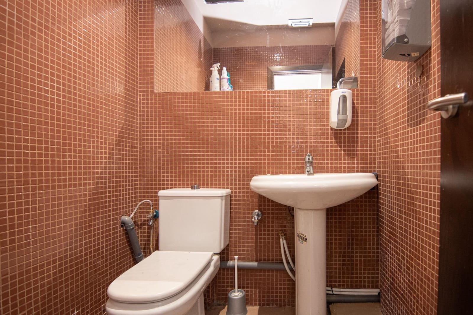 Commercial for rent in Culleredo - € 750 (Ref: 9732374)