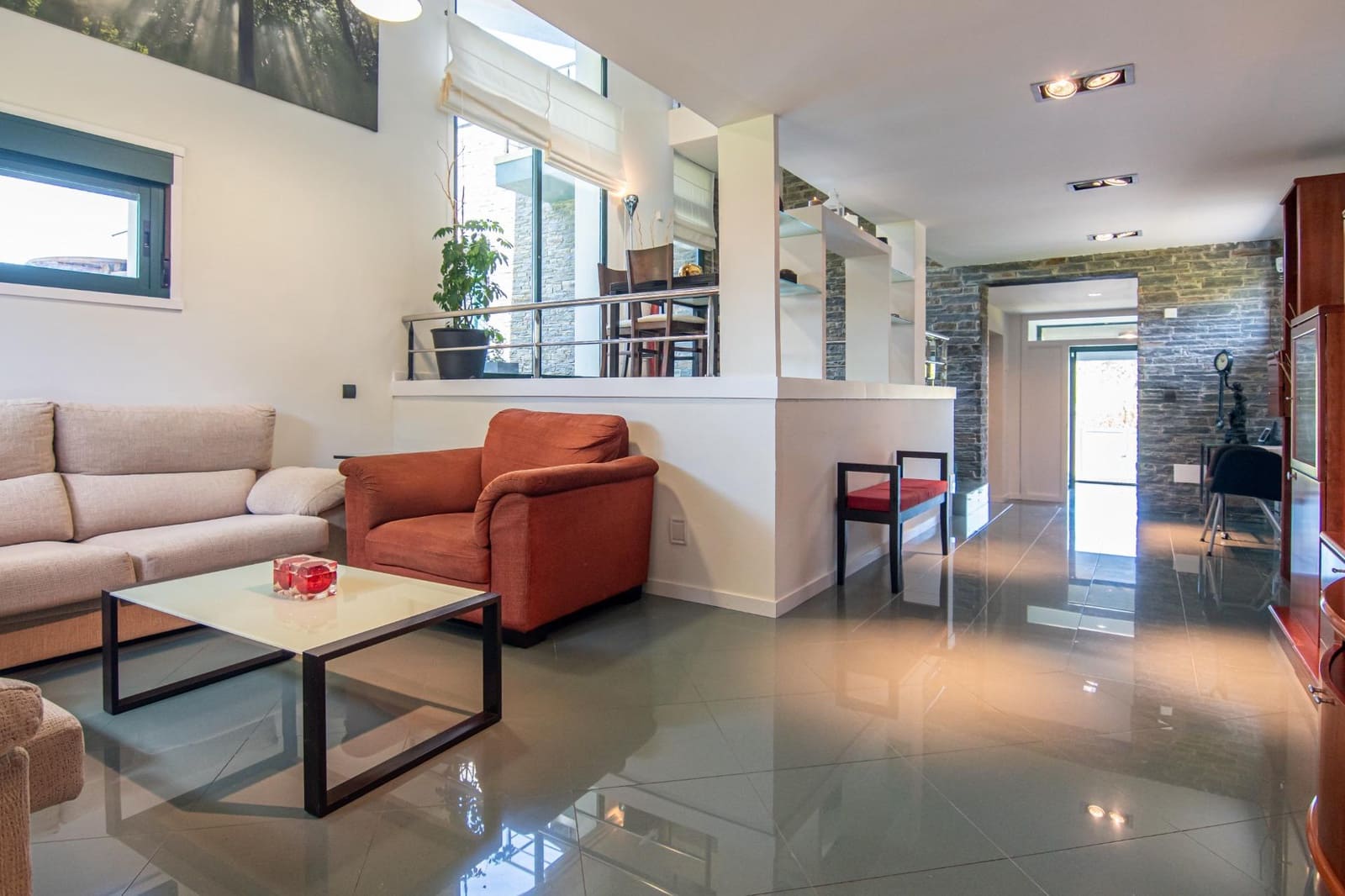 4 bedroom Villa for sale in Bergondo with garage - € 620,000 (Ref: 9773237)