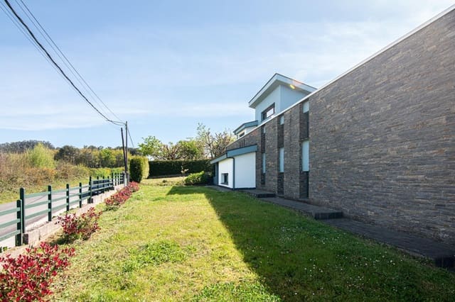 4 soveværelse Villa til salg i Bergondo med garage - € 620.000 (Ref: 9773237)