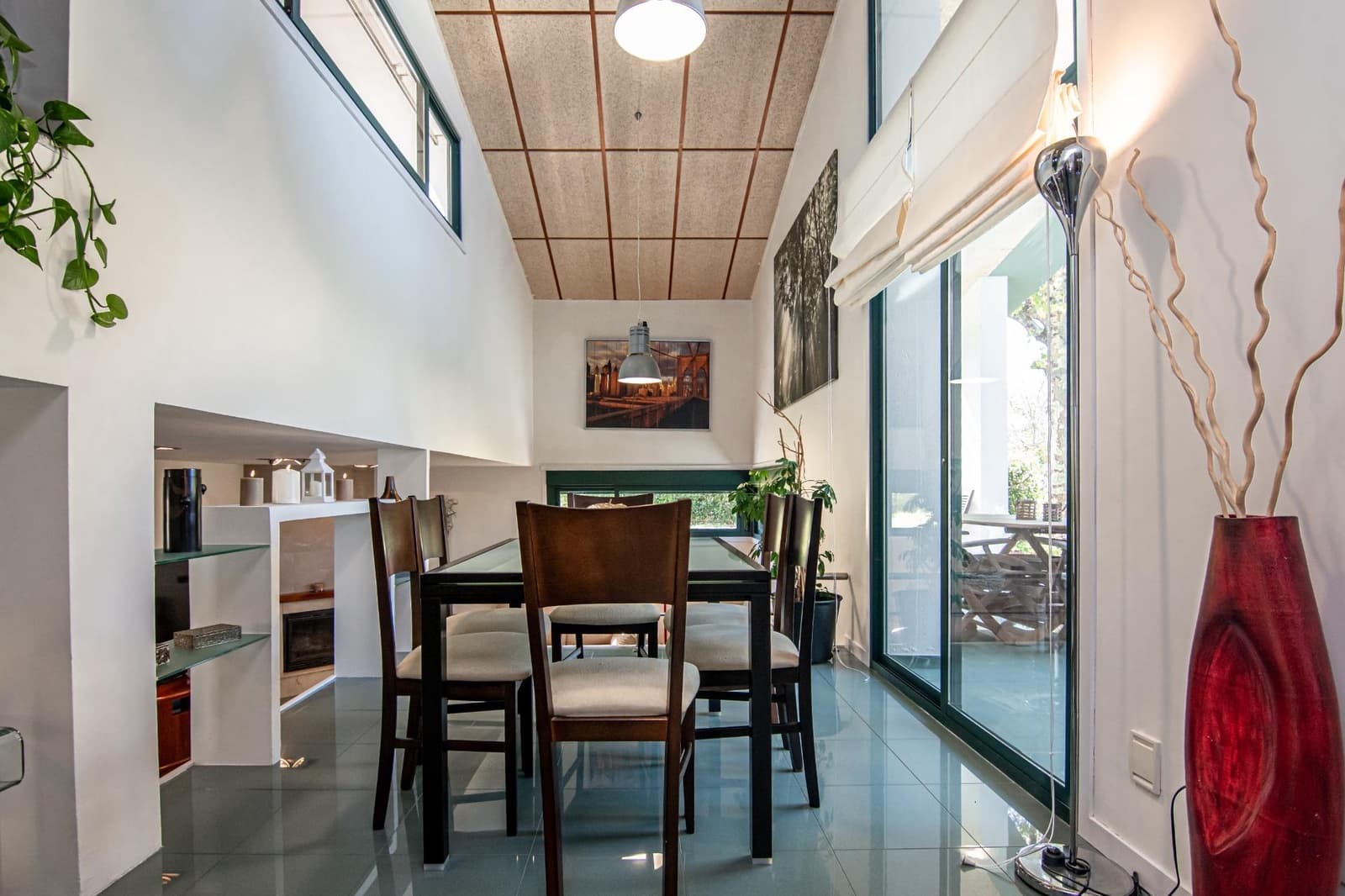 4 bedroom Villa for sale in Bergondo with garage - € 620,000 (Ref: 9773237)