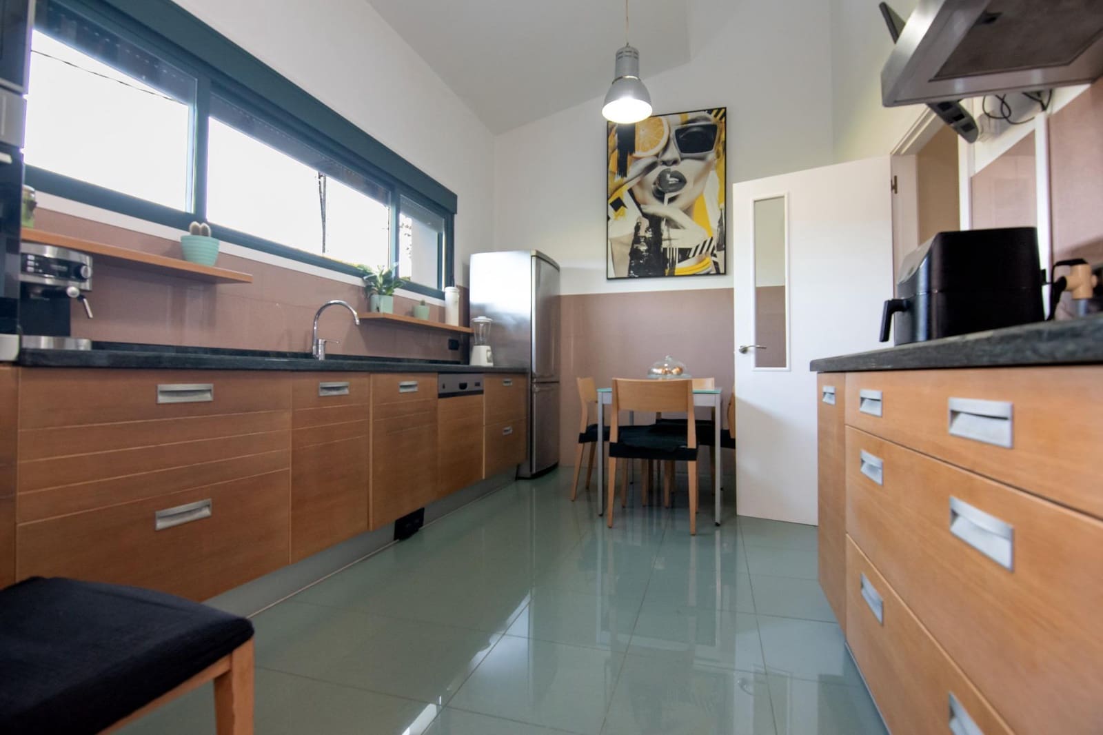 4 bedroom Villa for sale in Bergondo with garage - € 620,000 (Ref: 9773237)