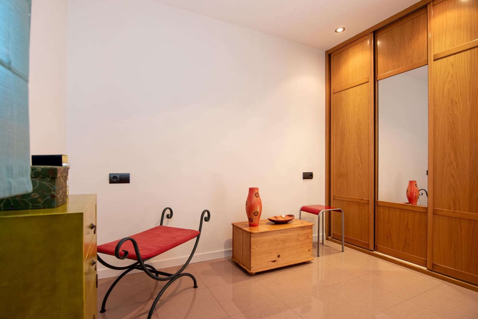 4 bedroom Villa for sale in Bergondo with garage - € 620,000 (Ref: 9773237)