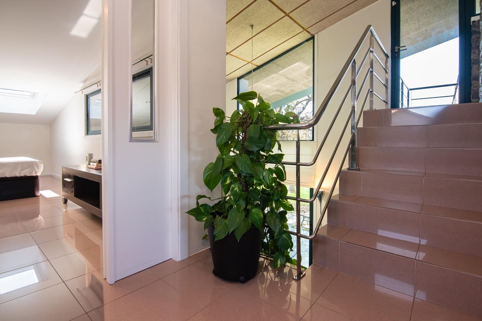 4 bedroom Villa for sale in Bergondo with garage - € 620,000 (Ref: 9773237)