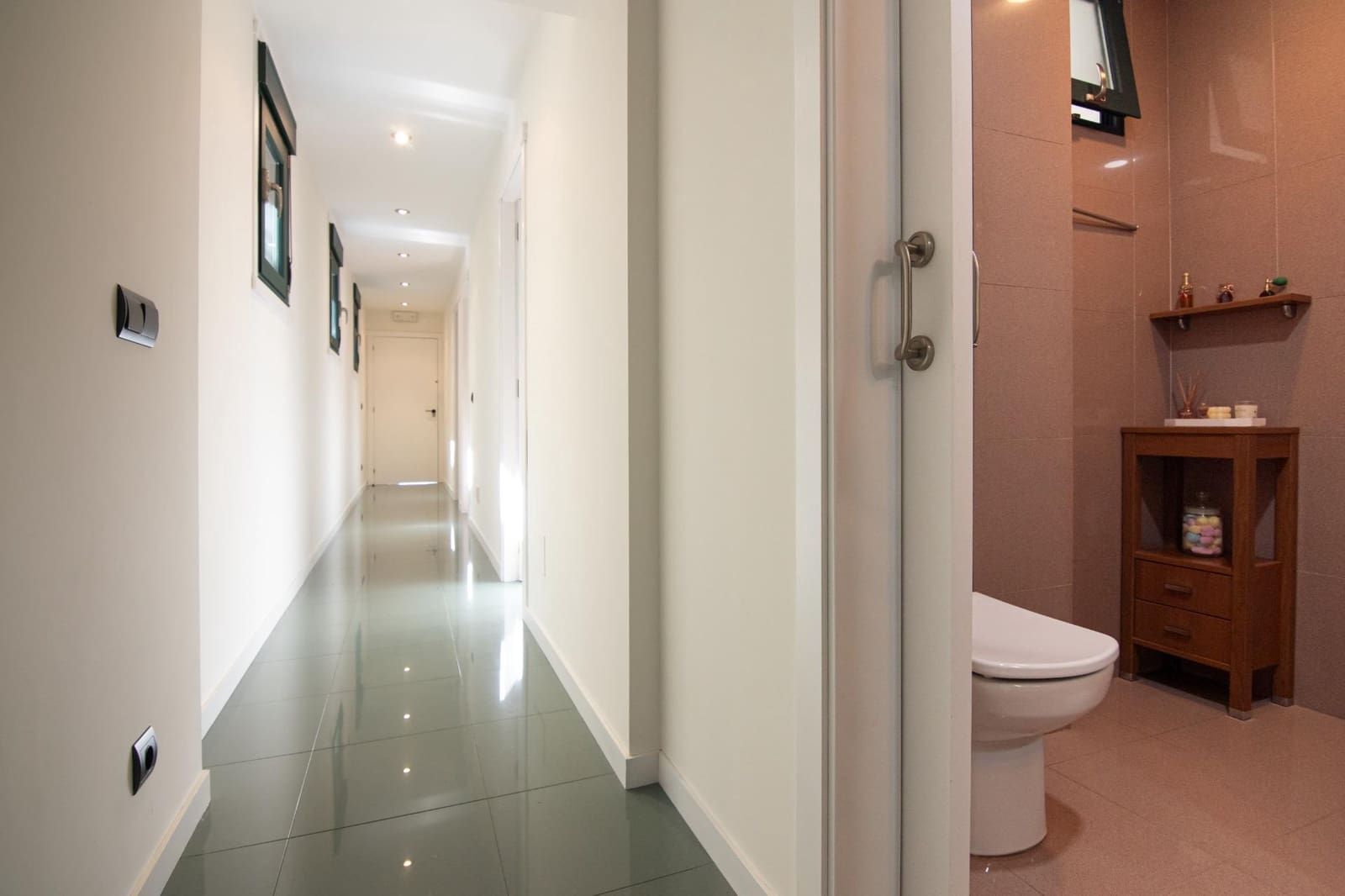 4 slaapkamer Villa te koop in Bergondo met garage - € 600.000 (Ref: 9773237)