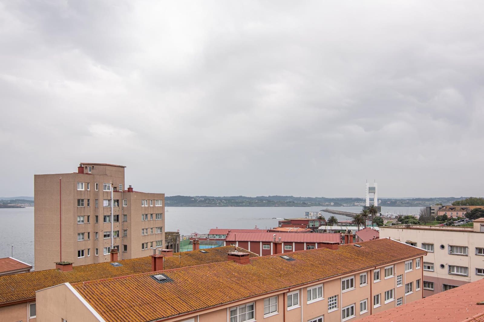 4 sovrum Takvåning till salu i A Coruna stad med garage - 415 000 € (Ref: 9797249)