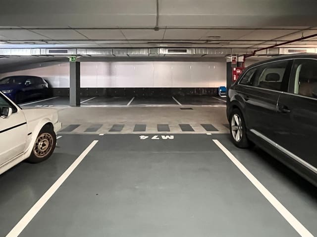 Garage til salg i A Coruña by - € 22.000 (Ref: 9816005)