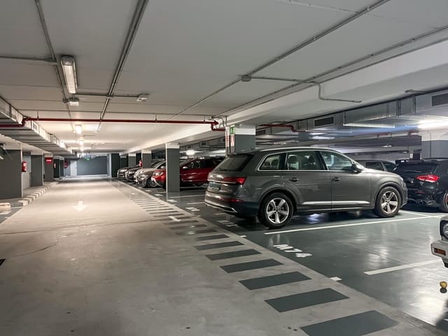 Garage til salg i A Coruña by - € 22.000 (Ref: 9816005)