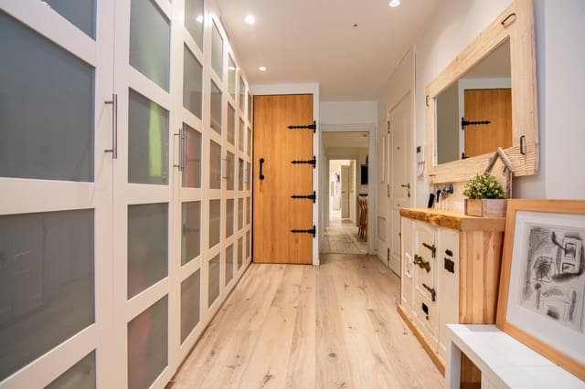 3 slaapkamer Flat te koop in A Coruña stad - € 530.000 (Ref: 9818026)