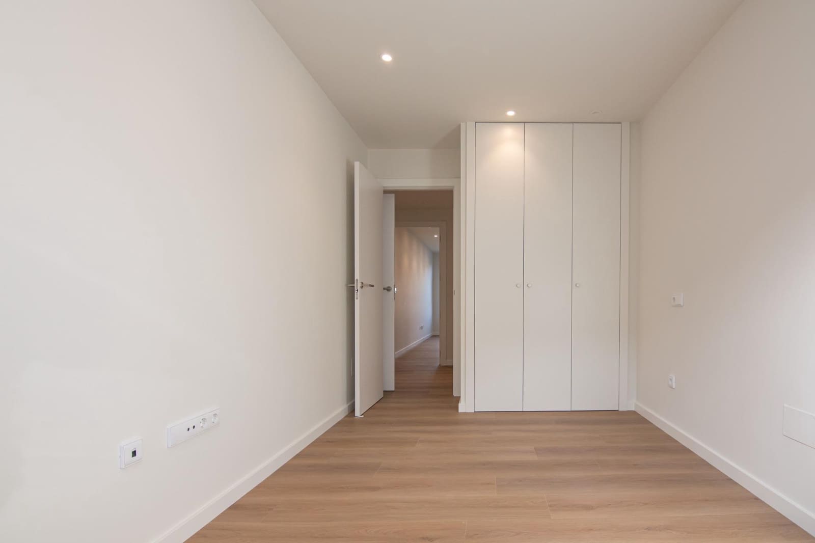 Piso de 2 habitaciones en Santiago de Compostela en venta con garaje - 300.000 € (Ref: 9820338)