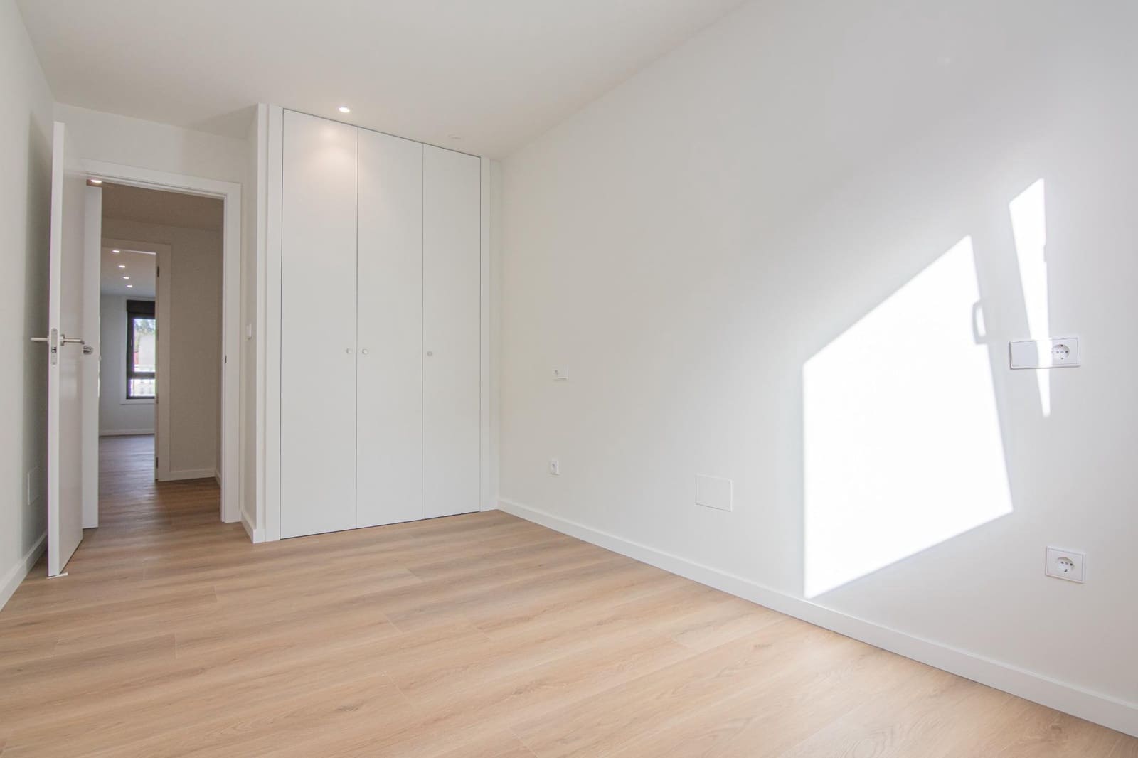 Piso de 2 habitaciones en Santiago de Compostela en venta con garaje - 300.000 € (Ref: 9820338)