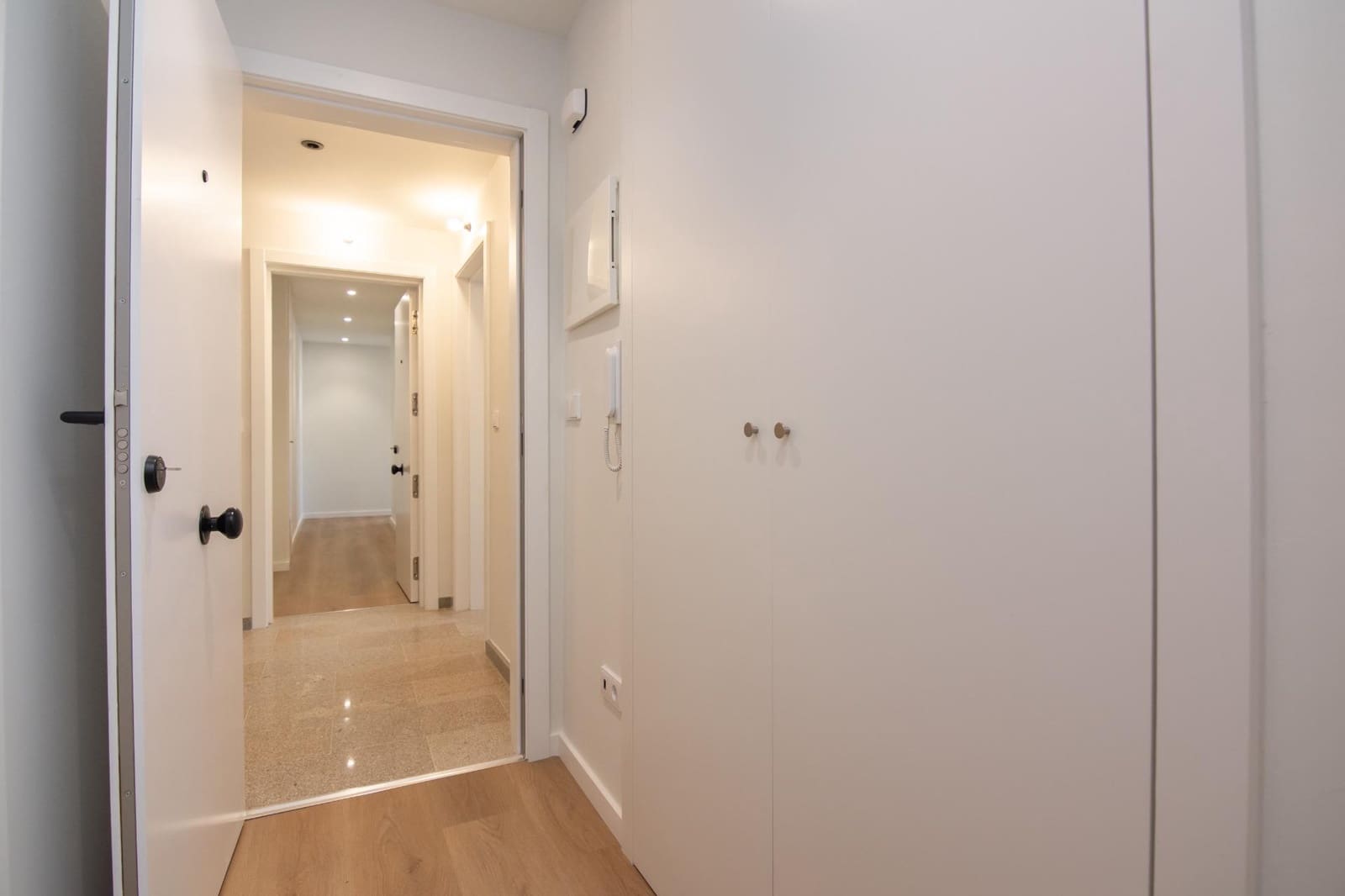 Piso de 2 habitaciones en Santiago de Compostela en venta con garaje - 300.000 € (Ref: 9820338)