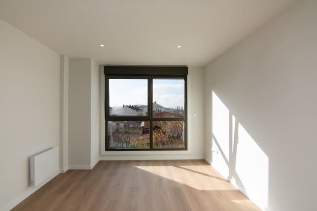 1 bedroom Flat for sale in Santiago de Compostela with garage - € 177,275 (Ref: 9820339)