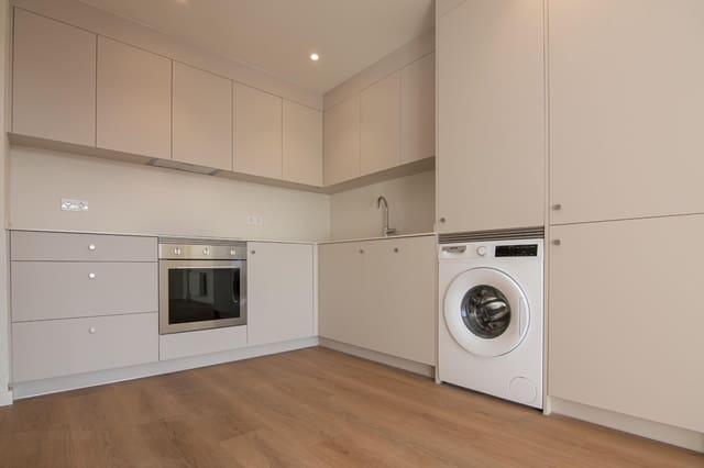 1 bedroom Flat for sale in Santiago de Compostela with garage - € 177,275 (Ref: 9820339)