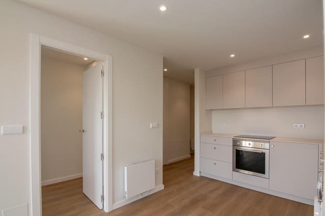1 bedroom Flat for sale in Santiago de Compostela with garage - € 177,275 (Ref: 9820339)