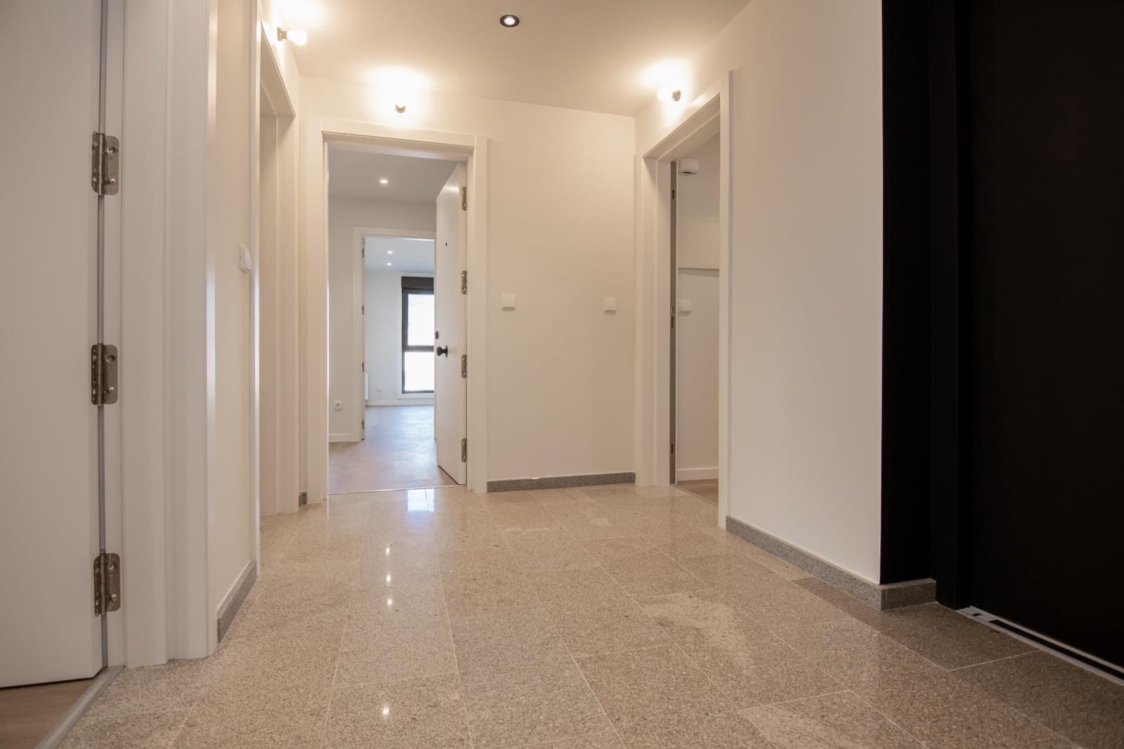 1 bedroom Flat for sale in Santiago de Compostela with garage - € 177,275 (Ref: 9820339)