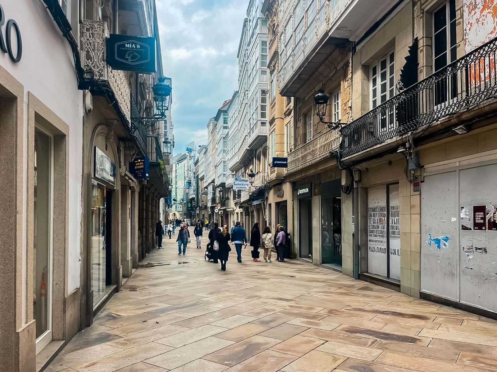 Commercial for rent in A Coruna city - € 2,900 (Ref: 9829345)