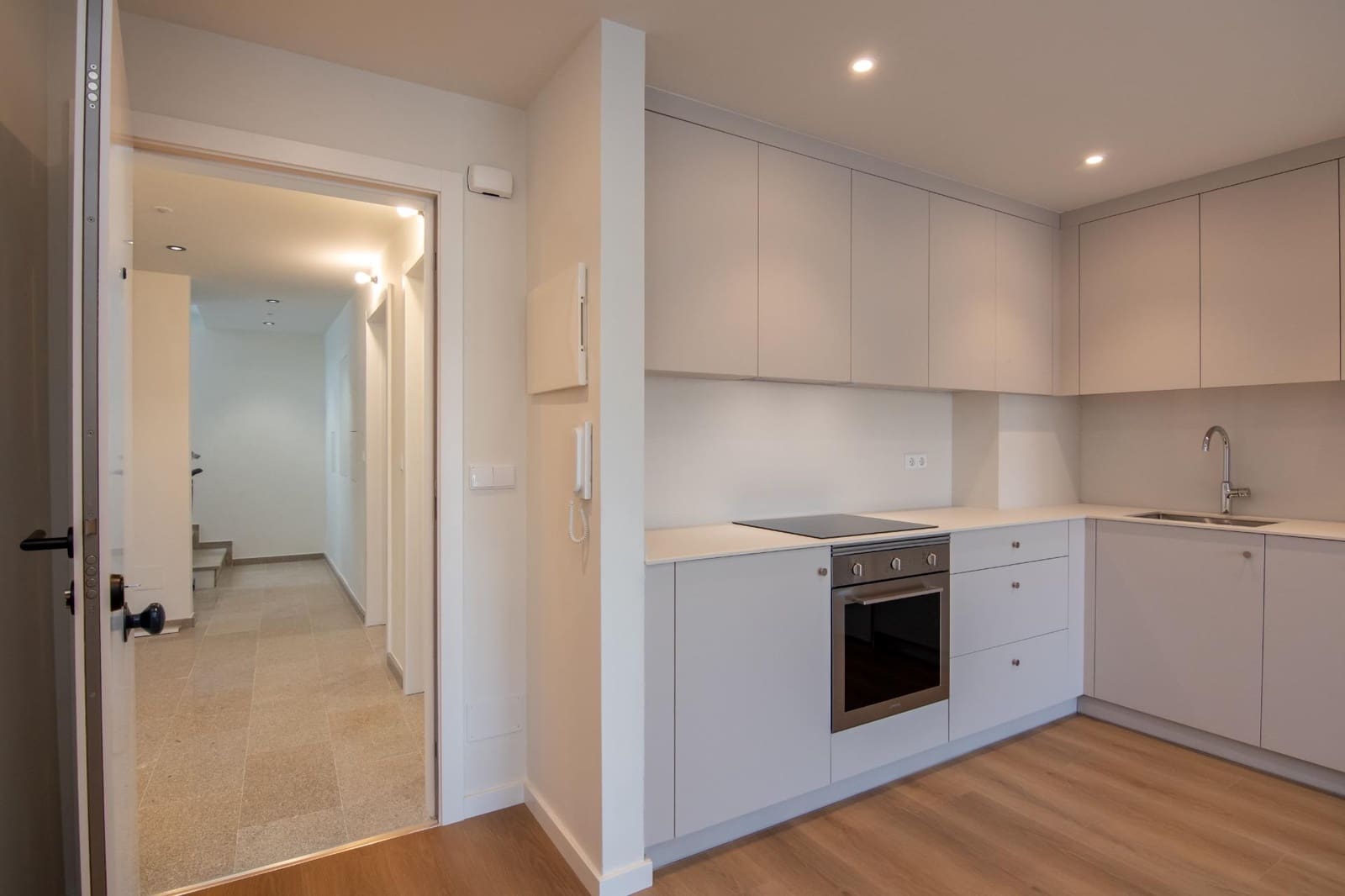 1 bedroom Flat for sale in Santiago de Compostela with garage - € 172,730 (Ref: 9843674)