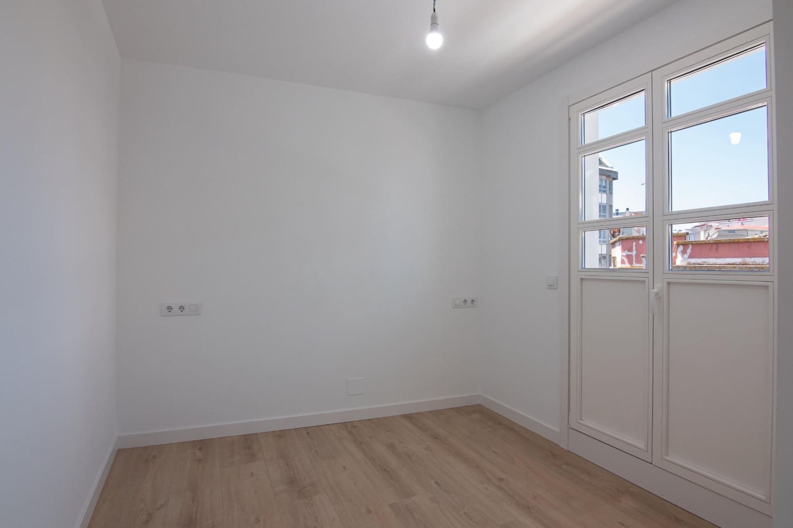 2 makuuhuone Kattohuoneisto myytävänä paikassa A Coruna kaupunki - 295 000 € (Ref: 9862010)