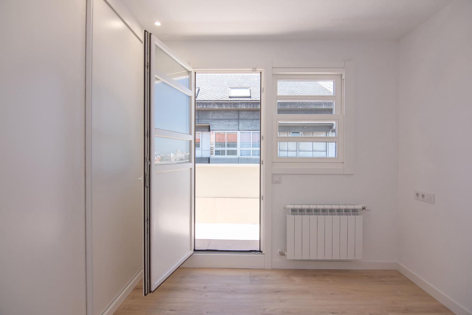 2 makuuhuone Kattohuoneisto myytävänä paikassa A Coruna kaupunki - 295 000 € (Ref: 9862010)