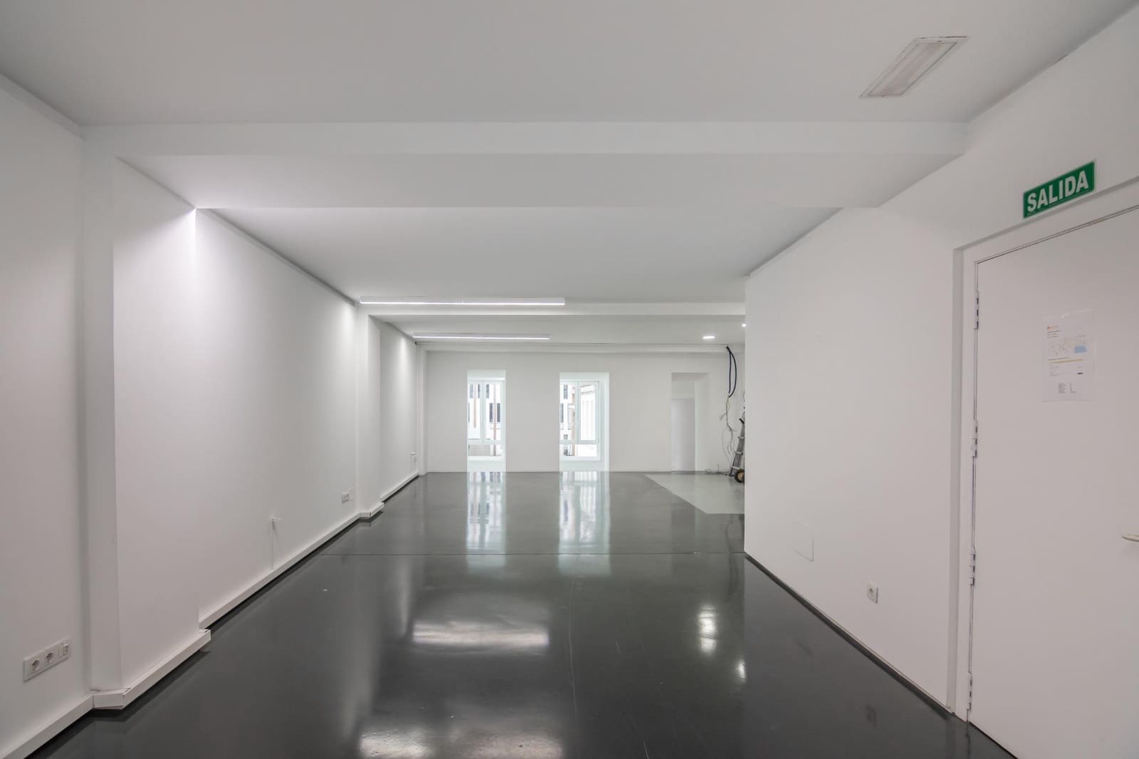 Office for rent in A Coruna city - € 1,250 (Ref: 9878996)
