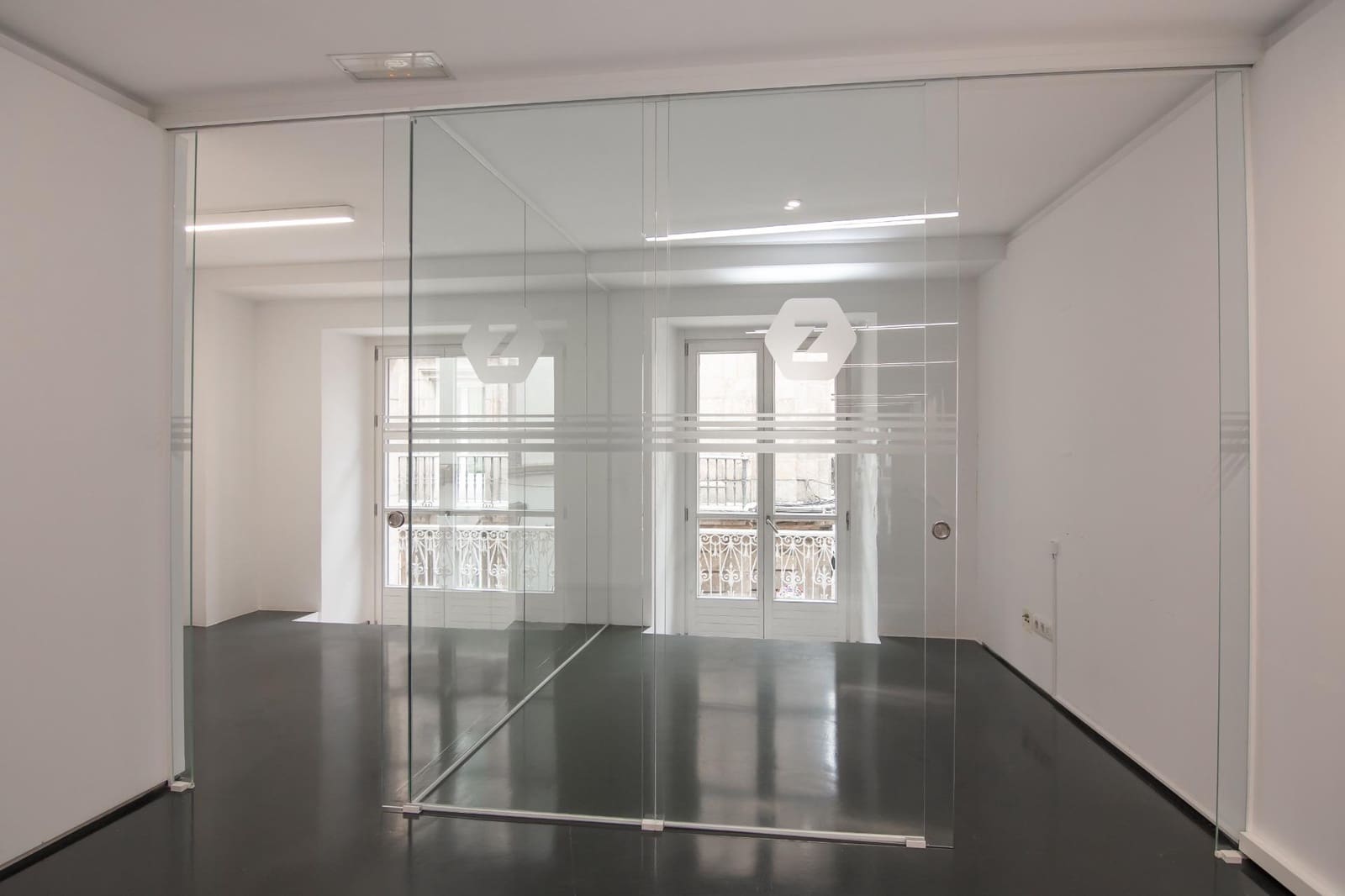 Office for rent in A Coruna city - € 1,250 (Ref: 9878996)