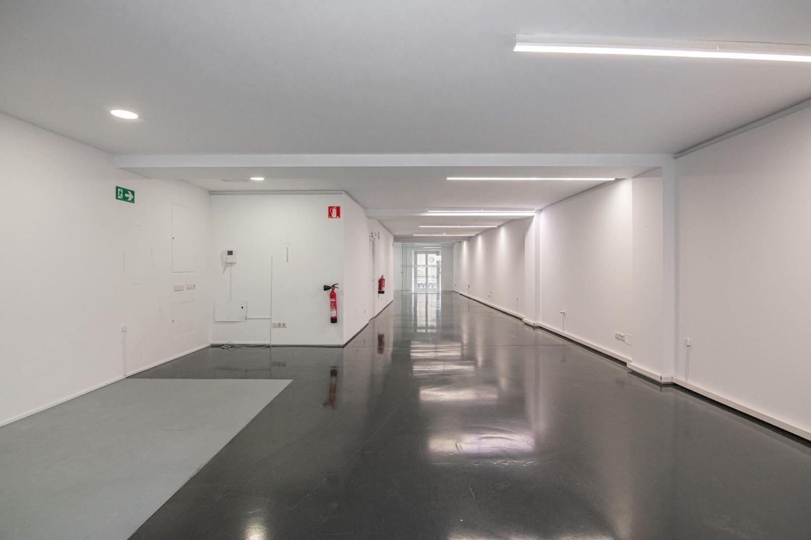 Office for rent in A Coruna city - € 1,250 (Ref: 9878996)