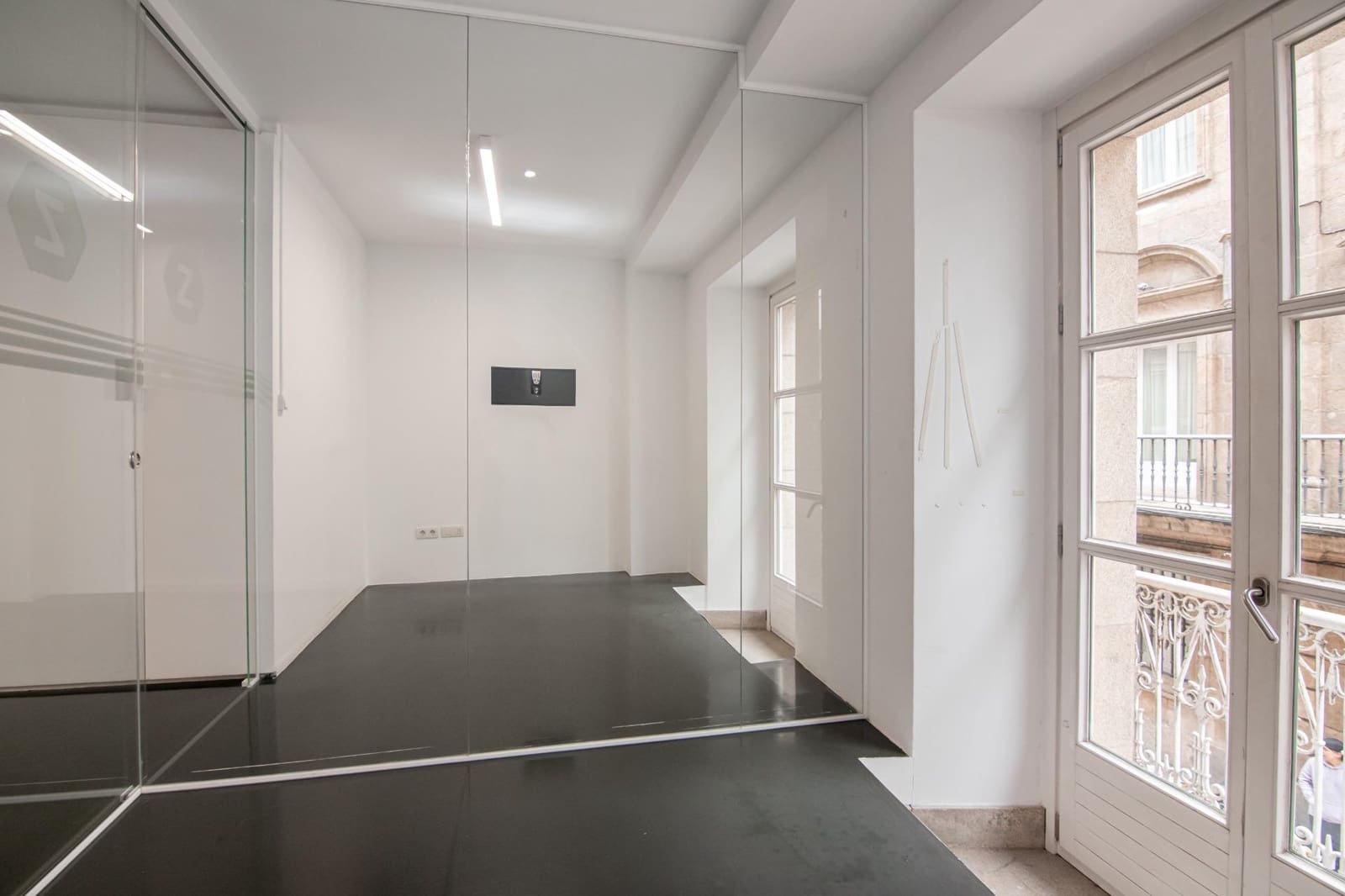 Office for rent in A Coruna city - € 1,250 (Ref: 9878996)