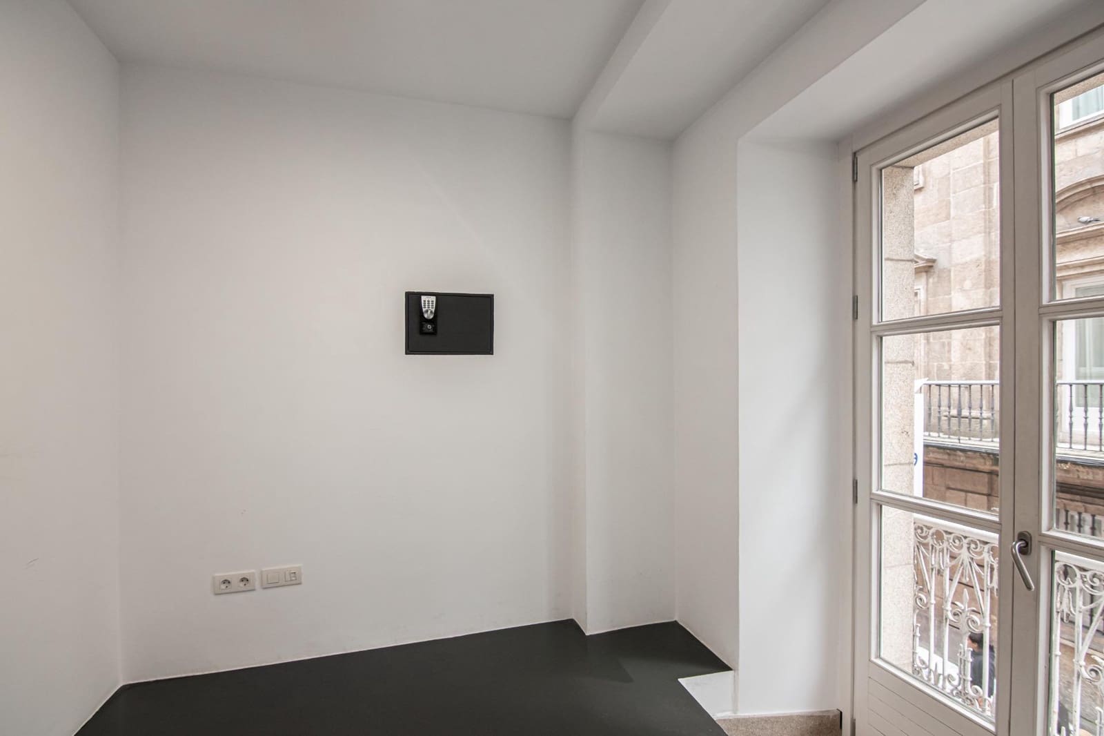 Office for rent in A Coruna city - € 1,250 (Ref: 9878996)