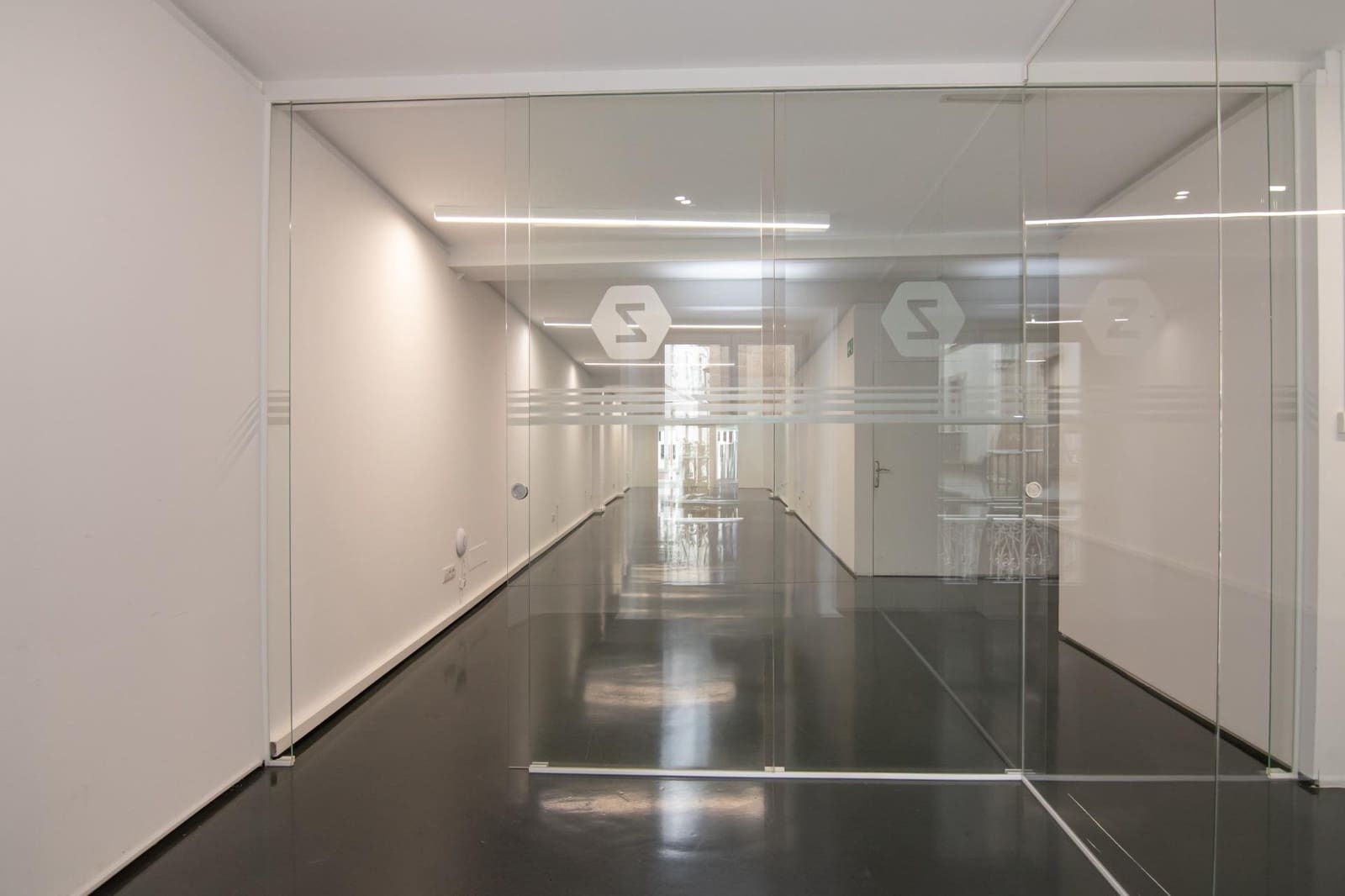 Office for rent in A Coruna city - € 1,250 (Ref: 9878996)