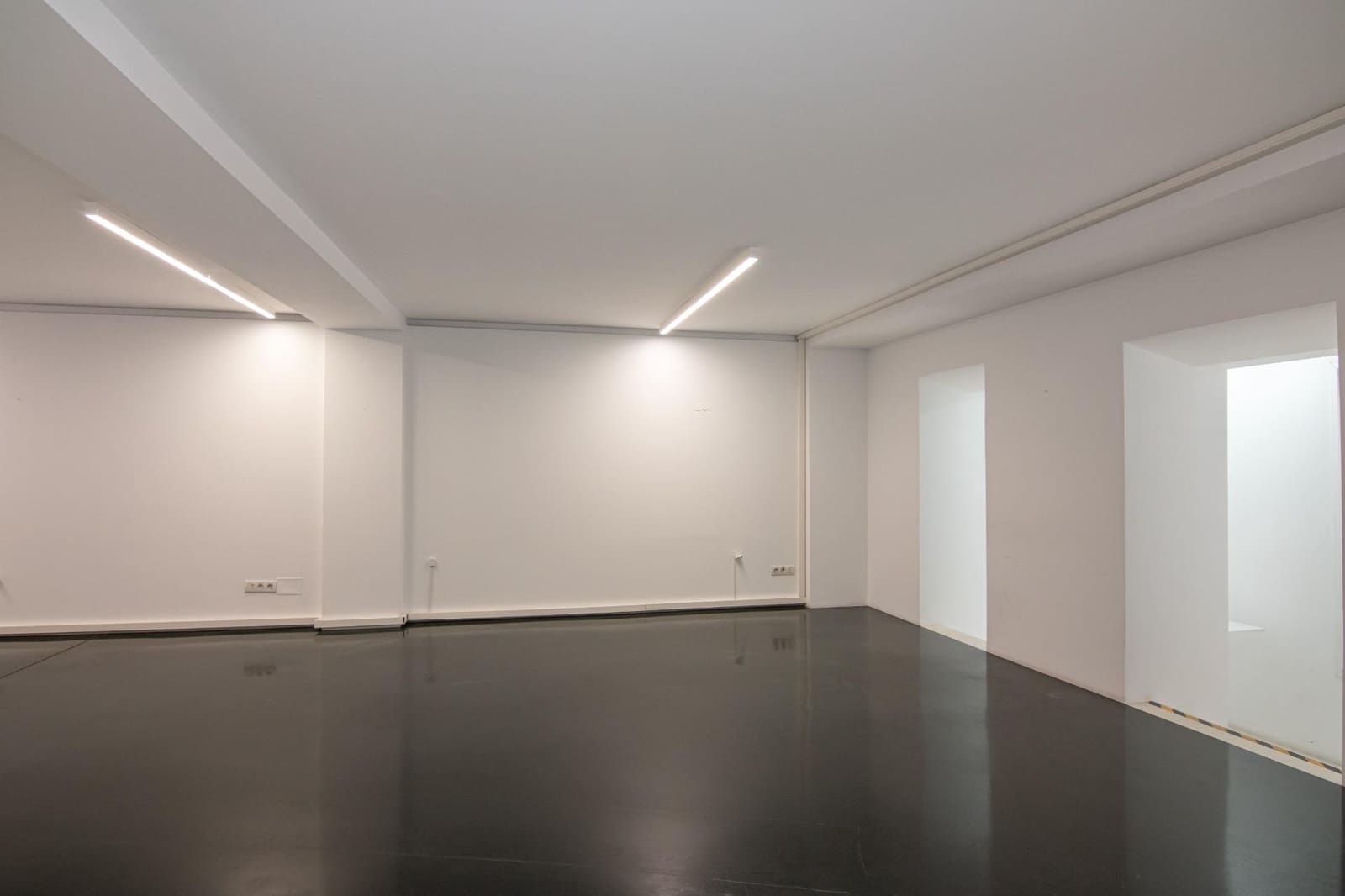 Office for rent in A Coruna city - € 1,250 (Ref: 9878996)