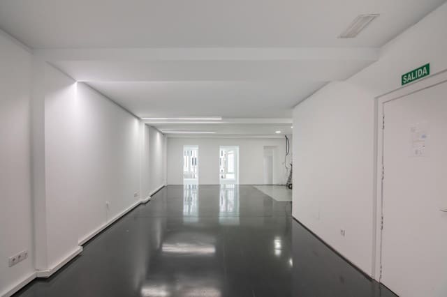 Office for rent in A Coruña city - € 1,250 (Ref: 9878996)