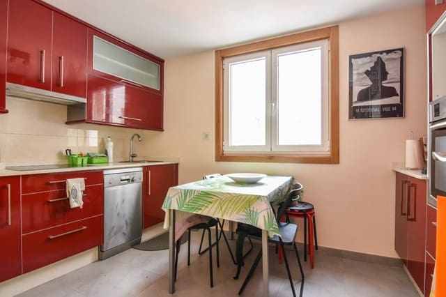 2 sovrum Lägenhet att hyra i A Coruña stad med garage - 3 400 € (Ref: 9884947)