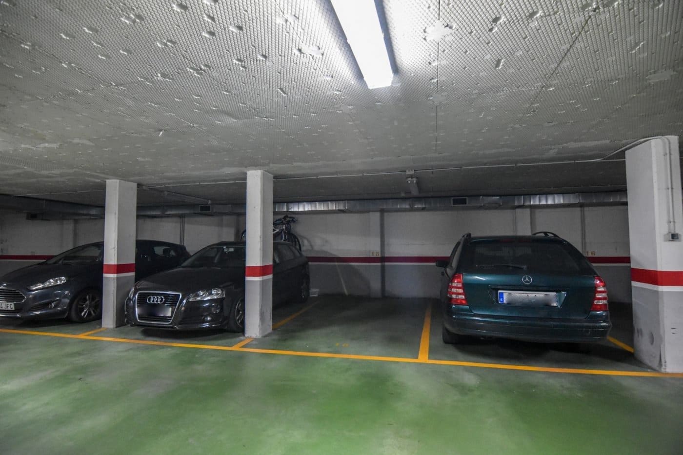2 makuuhuone Asunto vuokrattavana paikassa A Coruna kaupunki mukana 
autotalli - 3 400 € (Ref: 9884947)