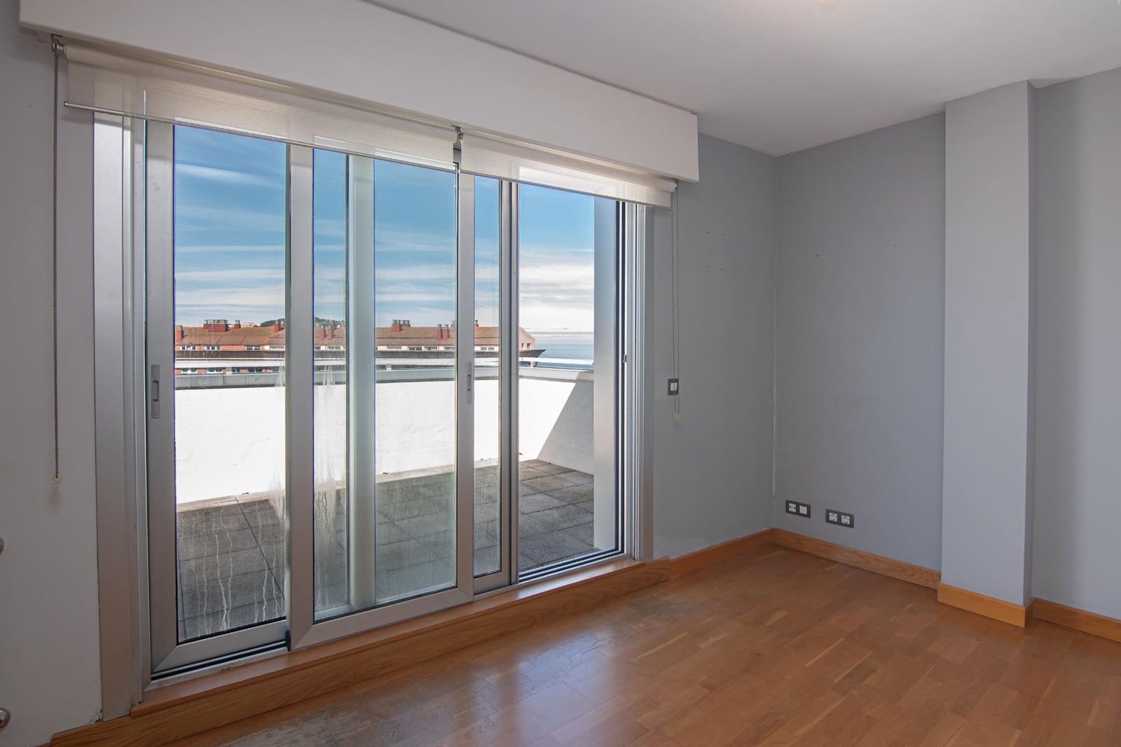 2 bedroom Penthouse for sale in A Coruna city with garage - € 430,000 (Ref: 9920566)