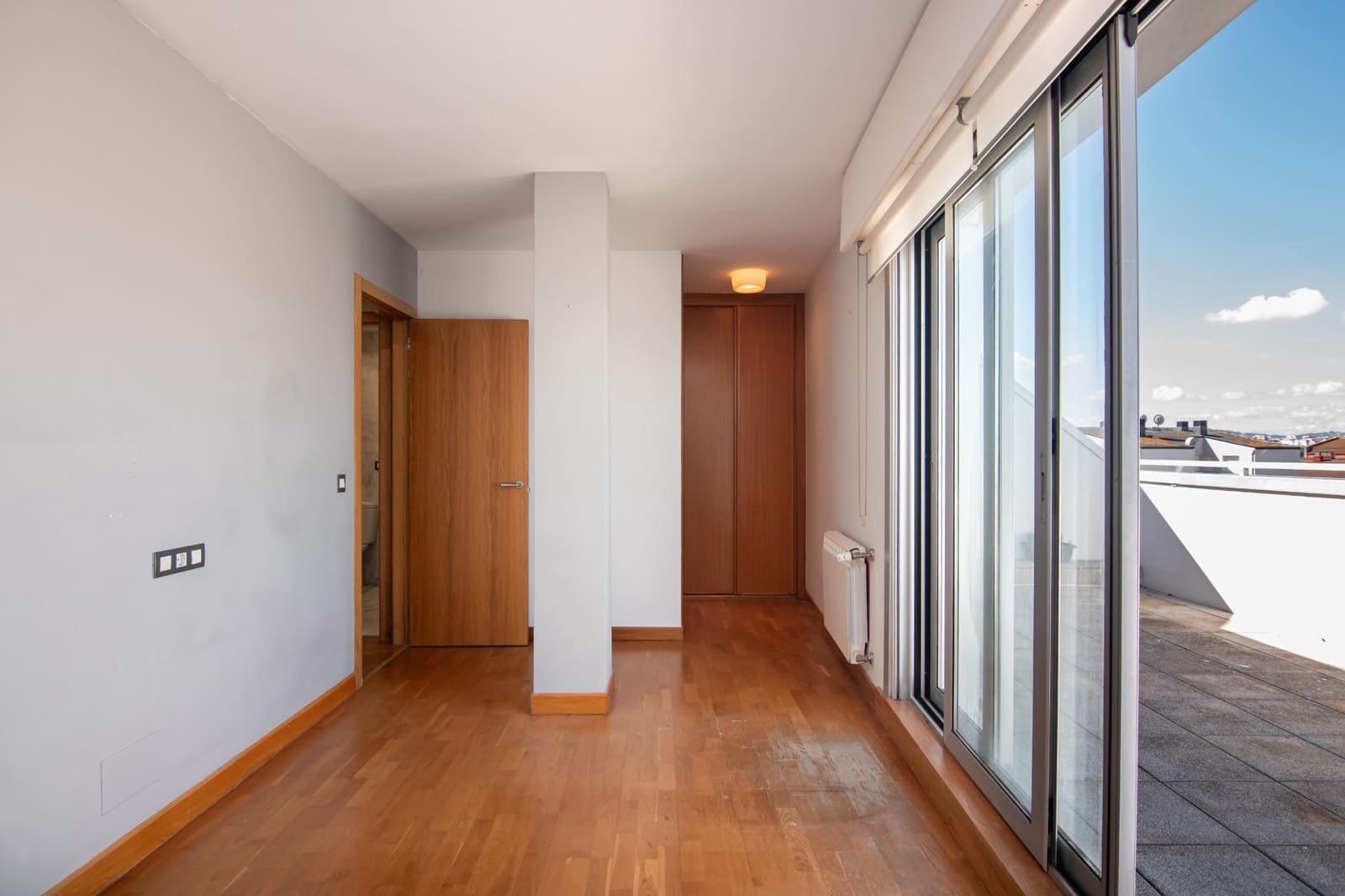 2 bedroom Penthouse for sale in A Coruna city with garage - € 430,000 (Ref: 9920566)