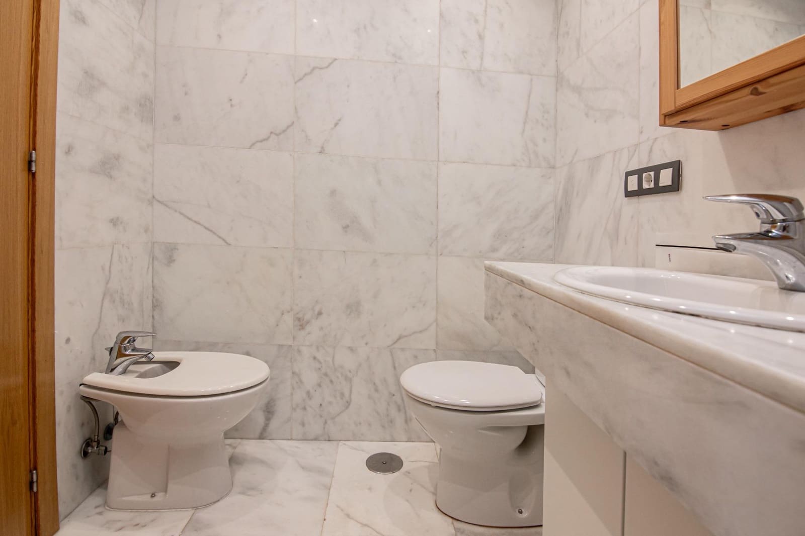 2 bedroom Penthouse for sale in A Coruna city with garage - € 430,000 (Ref: 9920566)