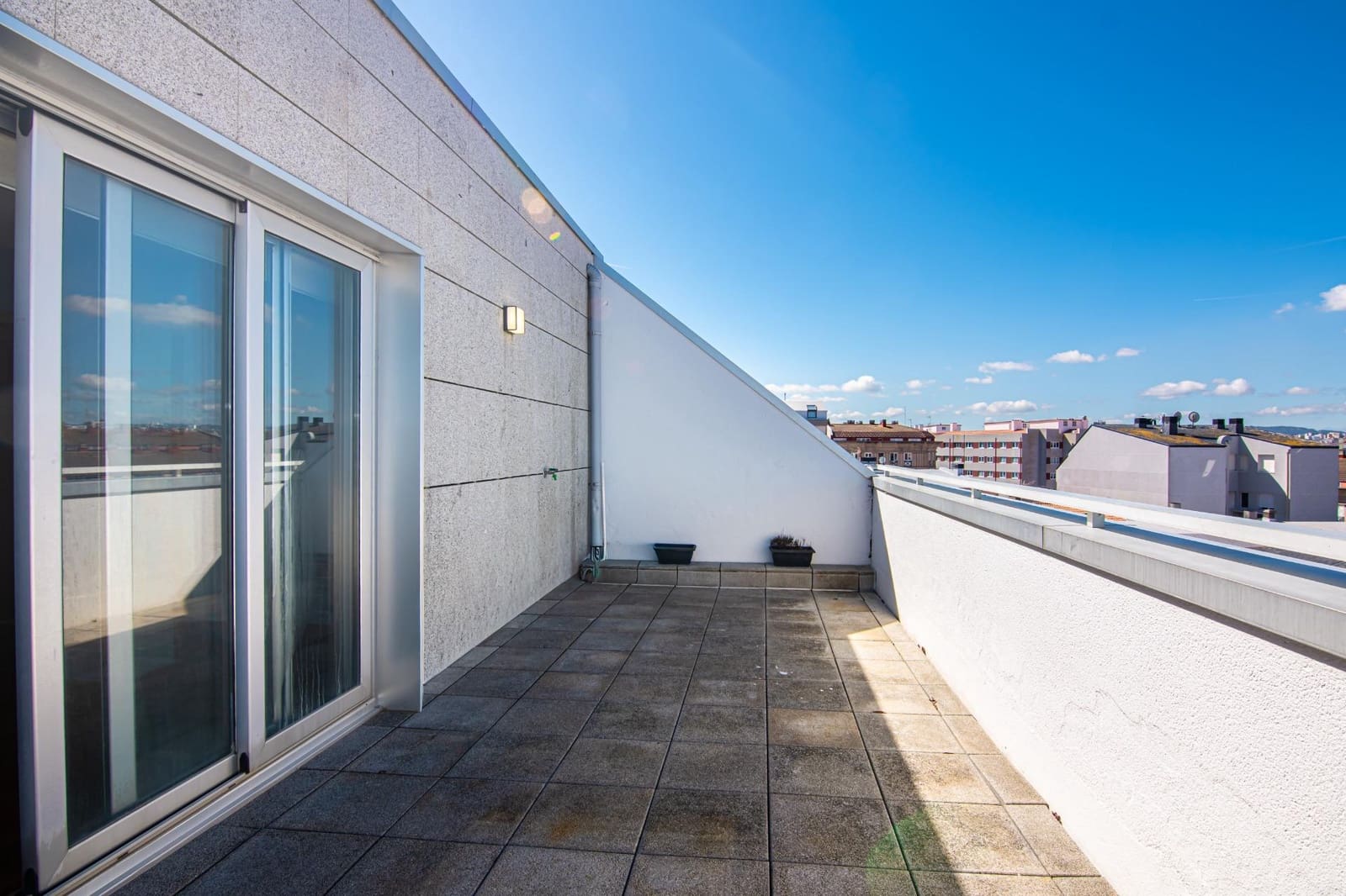 2 bedroom Penthouse for sale in A Coruna city with garage - € 430,000 (Ref: 9920566)