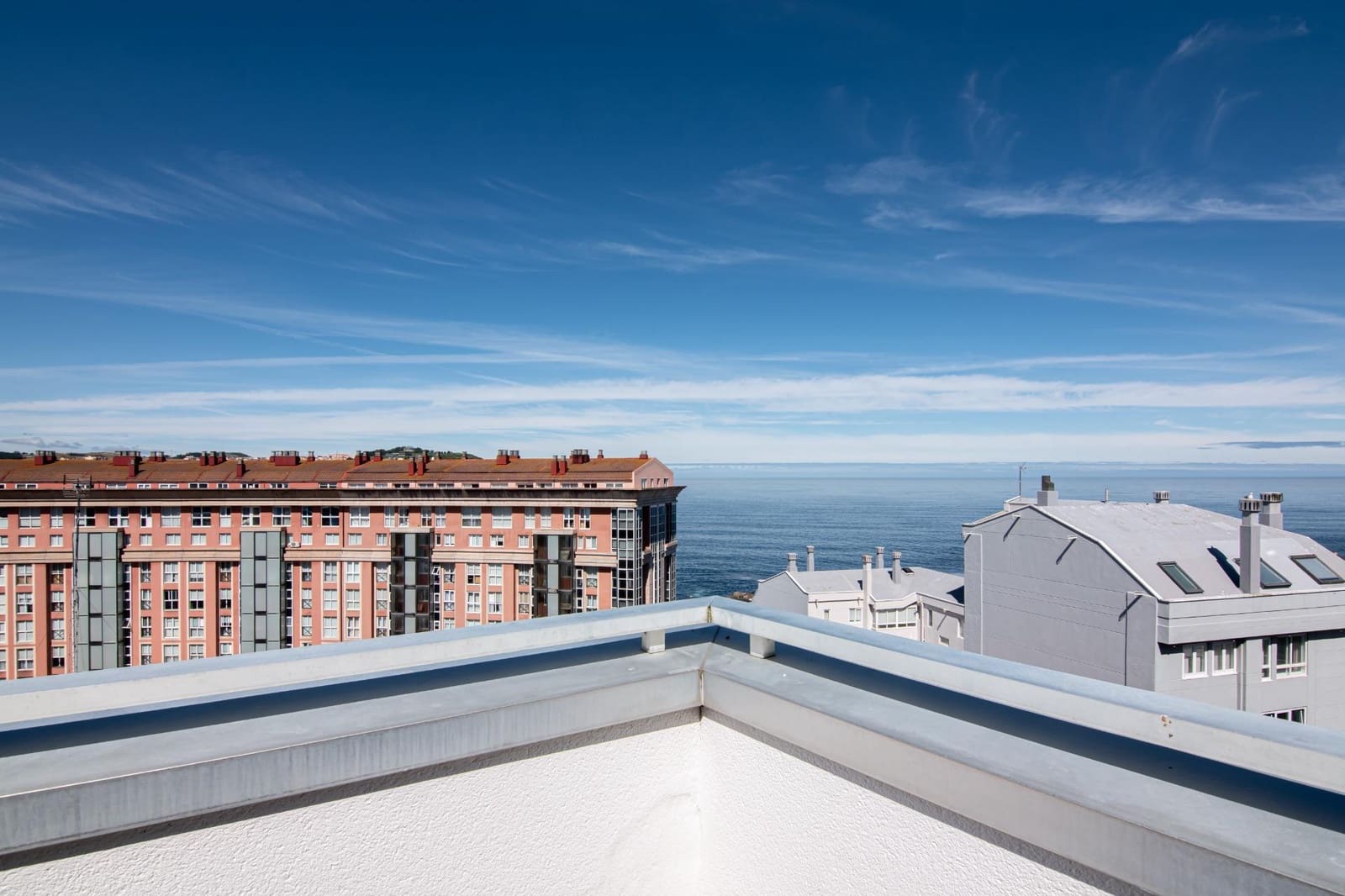 2 bedroom Penthouse for sale in A Coruna city with garage - € 430,000 (Ref: 9920566)