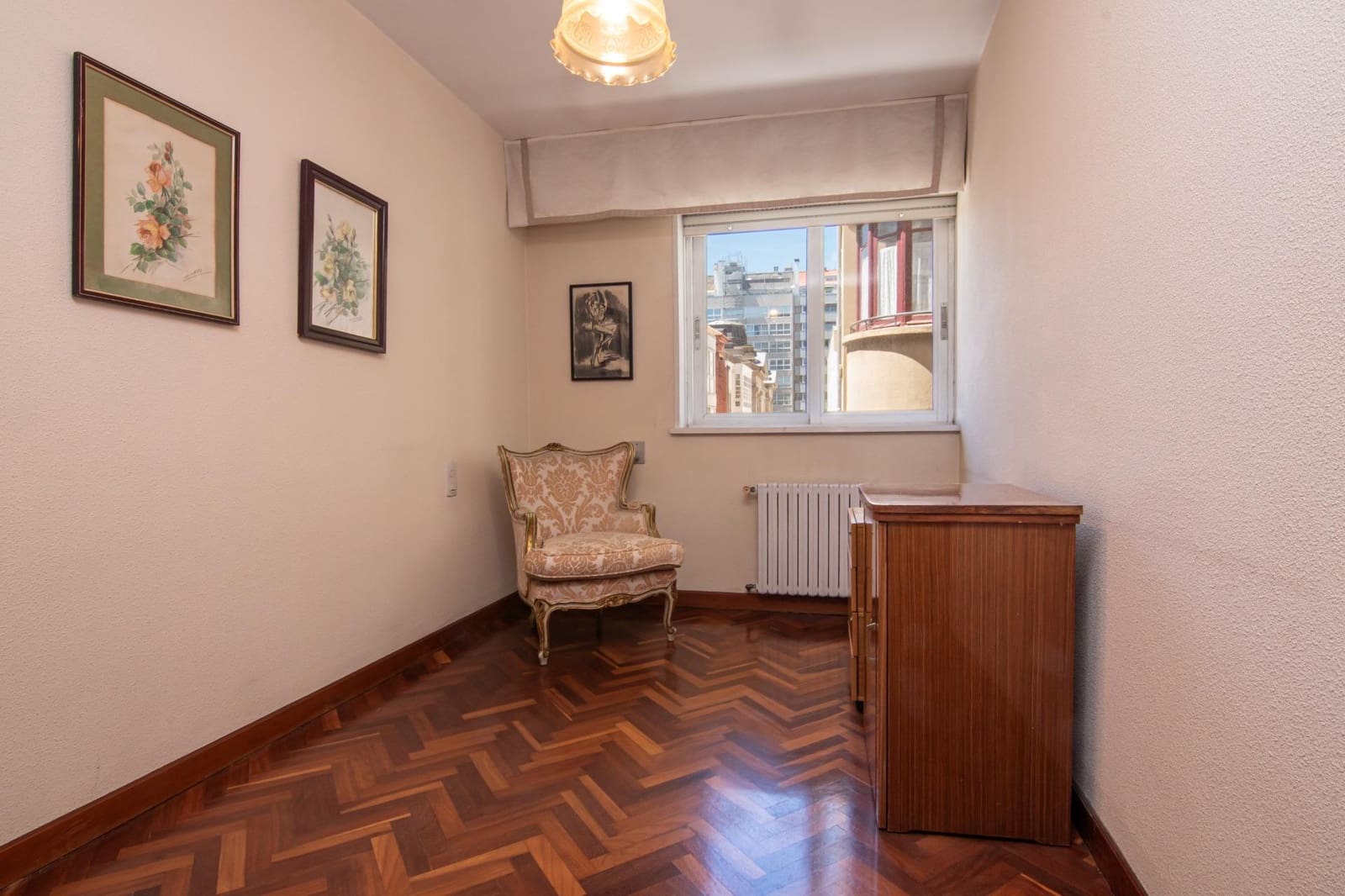 4 bedroom Flat for sale in A Coruna city with garage - € 495,000 (Ref: 9927582)