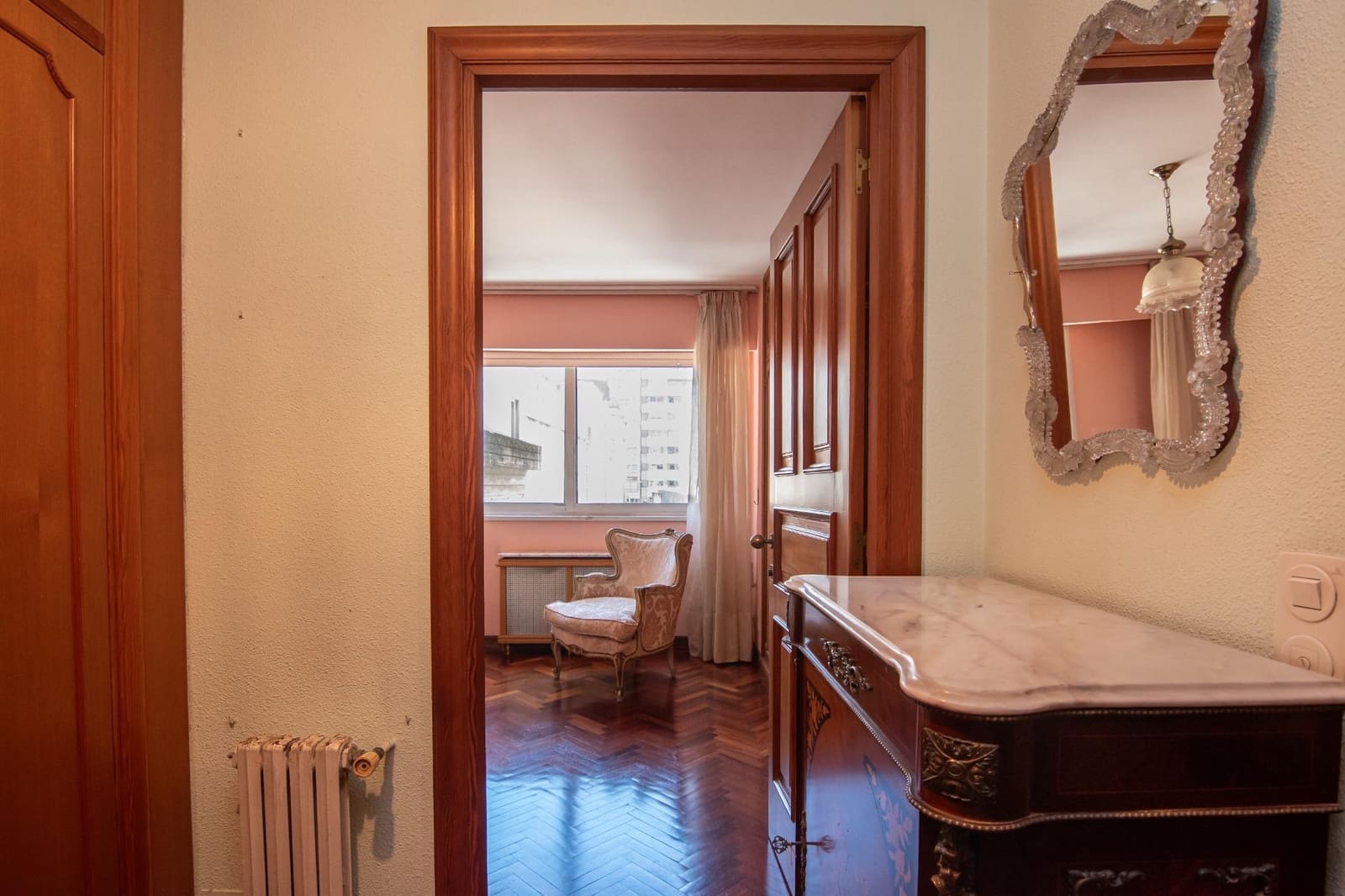 4 bedroom Flat for sale in A Coruna city with garage - € 495,000 (Ref: 9927582)