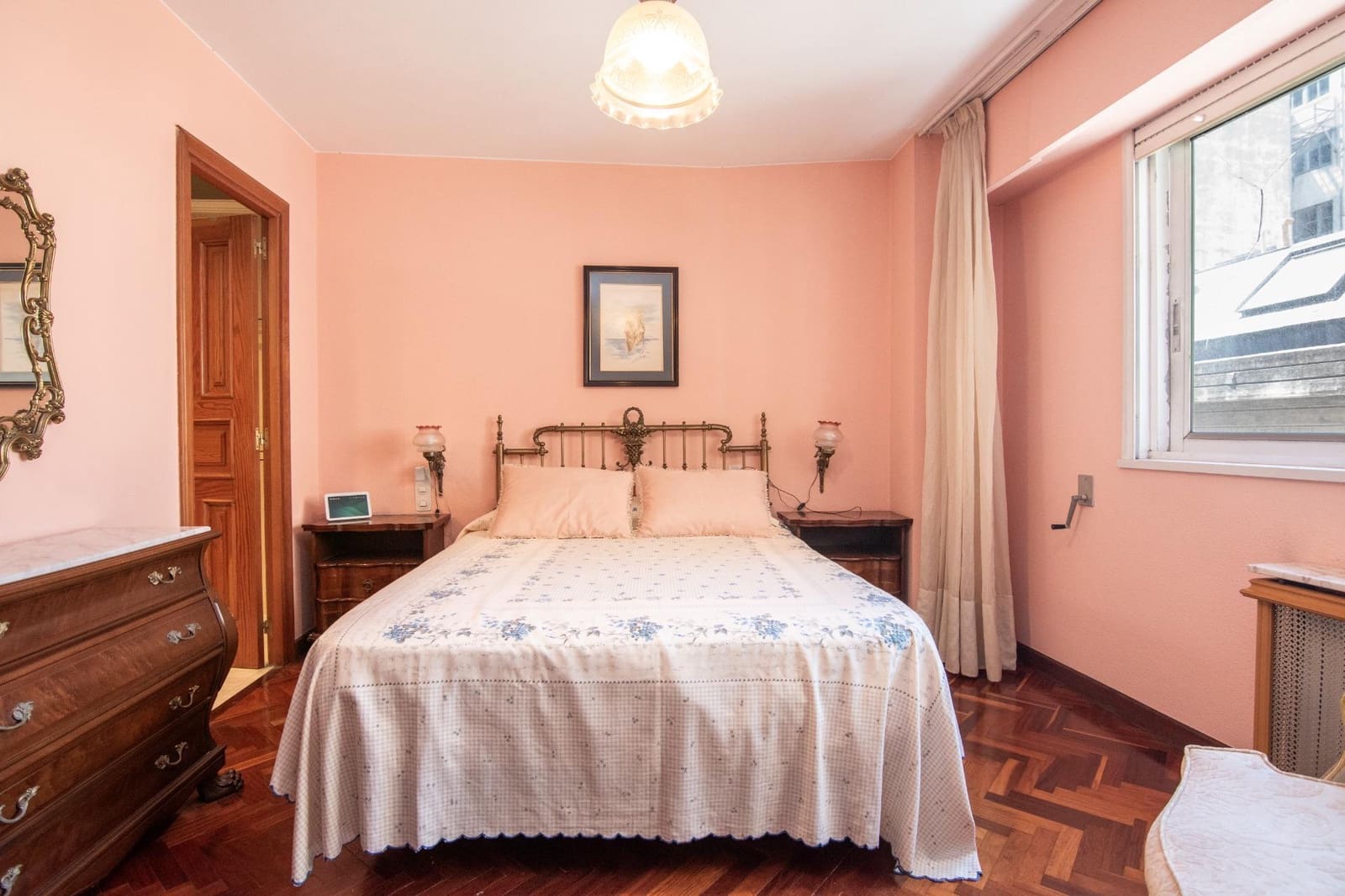 4 bedroom Flat for sale in A Coruna city with garage - € 495,000 (Ref: 9927582)