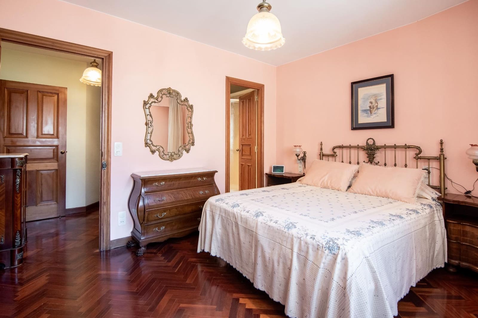 4 bedroom Flat for sale in A Coruna city with garage - € 495,000 (Ref: 9927582)