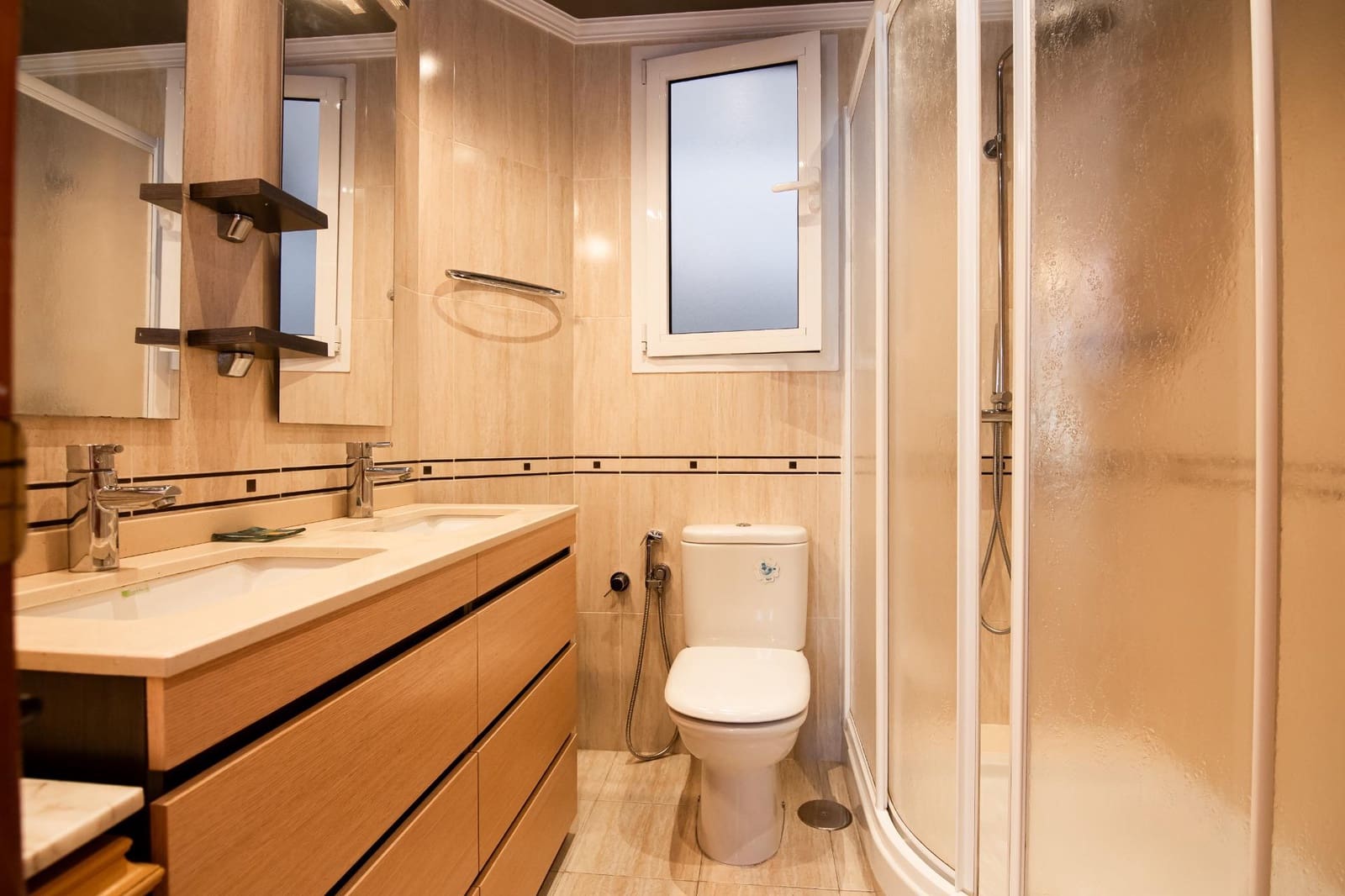 4 bedroom Flat for sale in A Coruna city with garage - € 495,000 (Ref: 9927582)