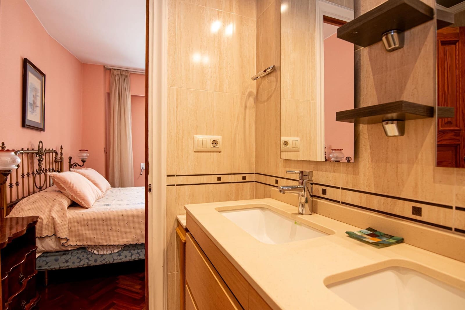 4 bedroom Flat for sale in A Coruna city with garage - € 495,000 (Ref: 9927582)