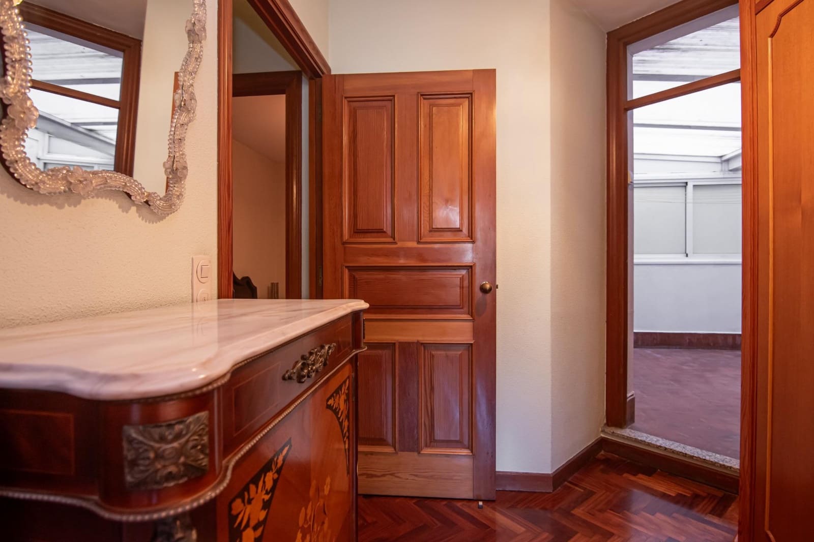 4 bedroom Flat for sale in A Coruna city with garage - € 495,000 (Ref: 9927582)
