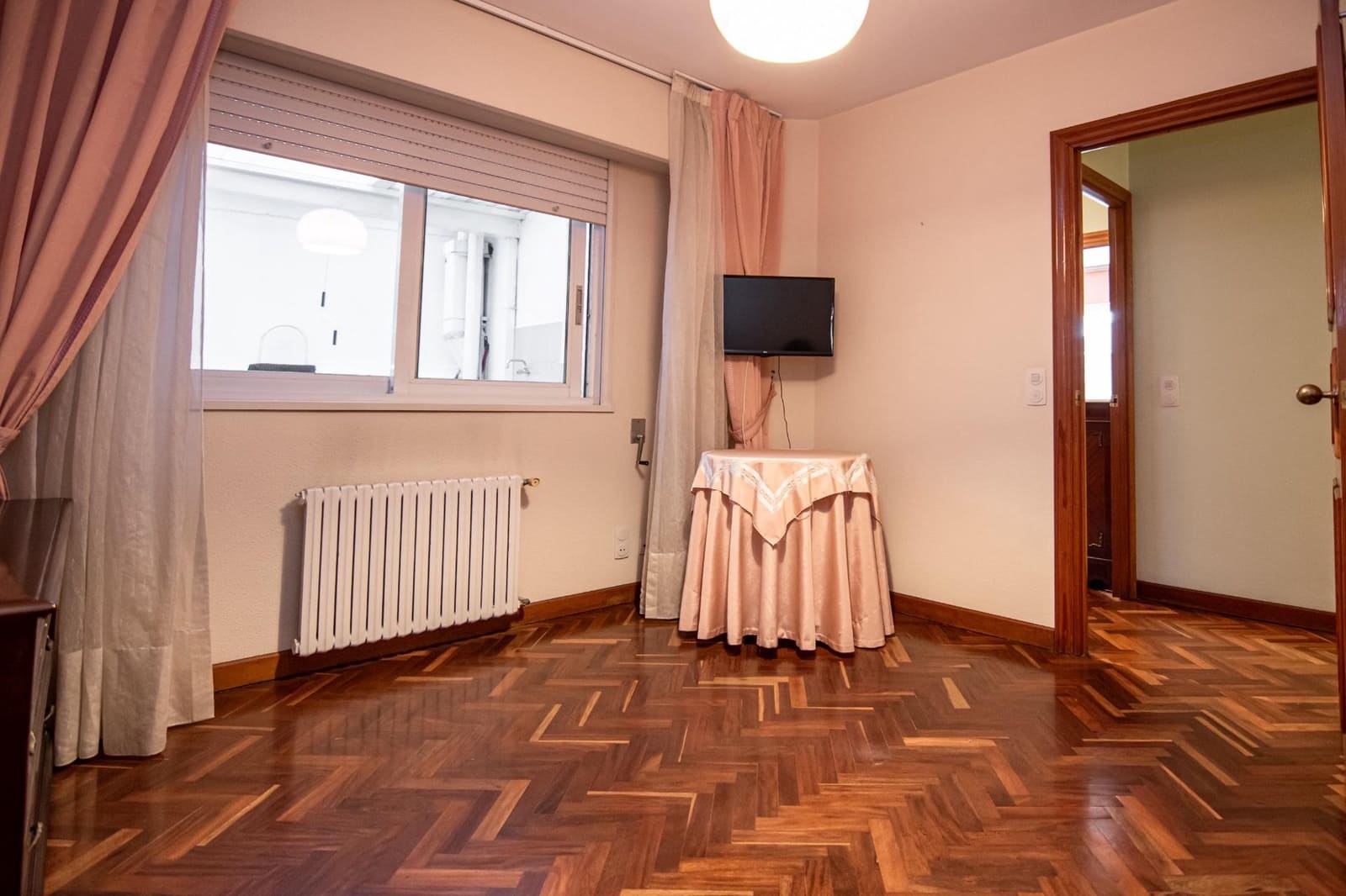 4 bedroom Flat for sale in A Coruna city with garage - € 495,000 (Ref: 9927582)