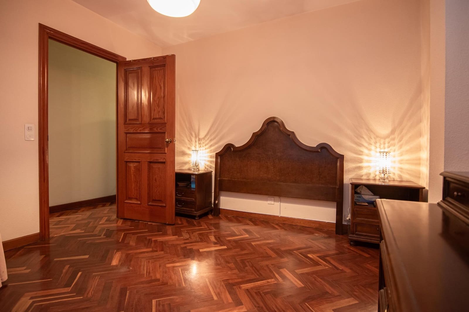 4 bedroom Flat for sale in A Coruna city with garage - € 495,000 (Ref: 9927582)
